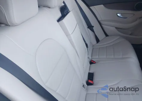 2020 Mercedes-Benz C 300 4Matic z USA, uszkodzony, nr VIN WDDWF8EB5LR545618